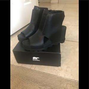 Brand new Sorel bootie shoes